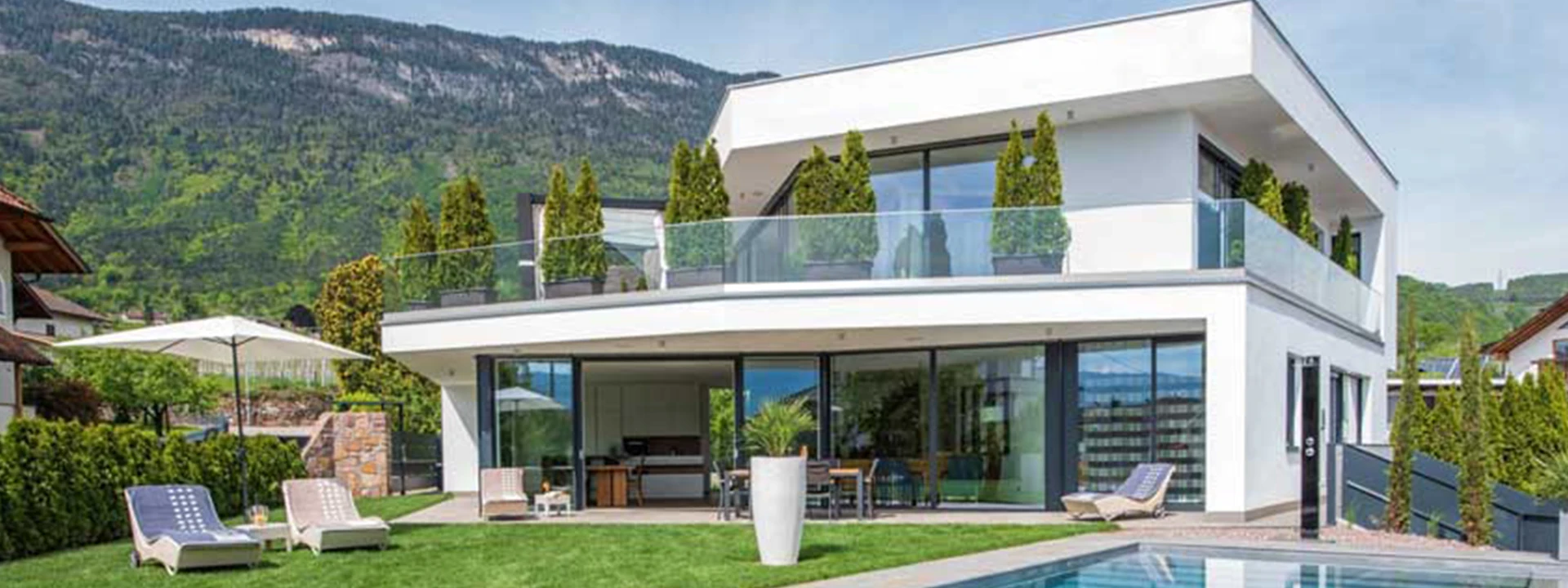 اجرای محوطه سازی با عناصر طبیعی برای افزایش ارزش ملک