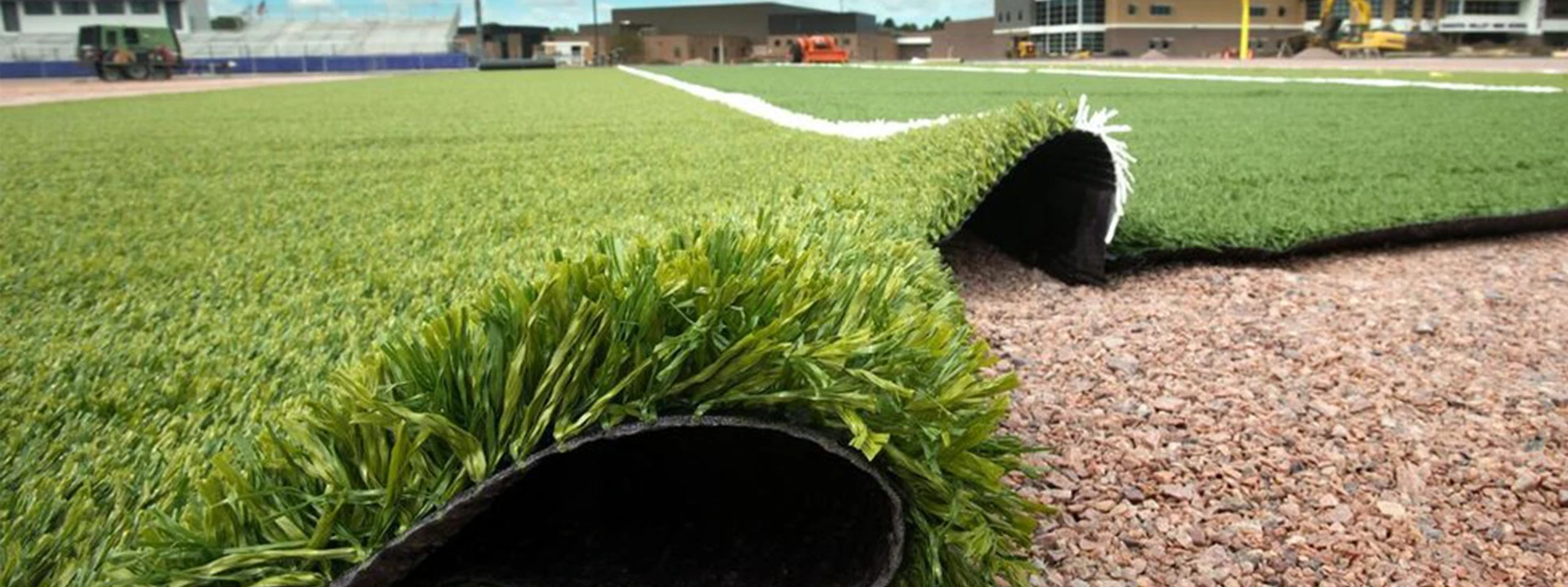 مقایسه چمن مصنوعی و طبیعی برای باغ و ویلا